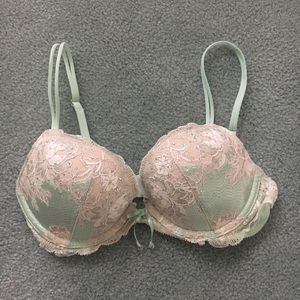 Victoria’s Secret push up bra 32C